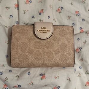 Authentic Coach Medium Corner Zip Wallet
